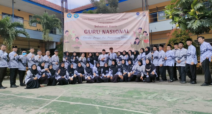 Foto Bersama Bapak /Ibu Guru SMP dan SMA Nasional 2022